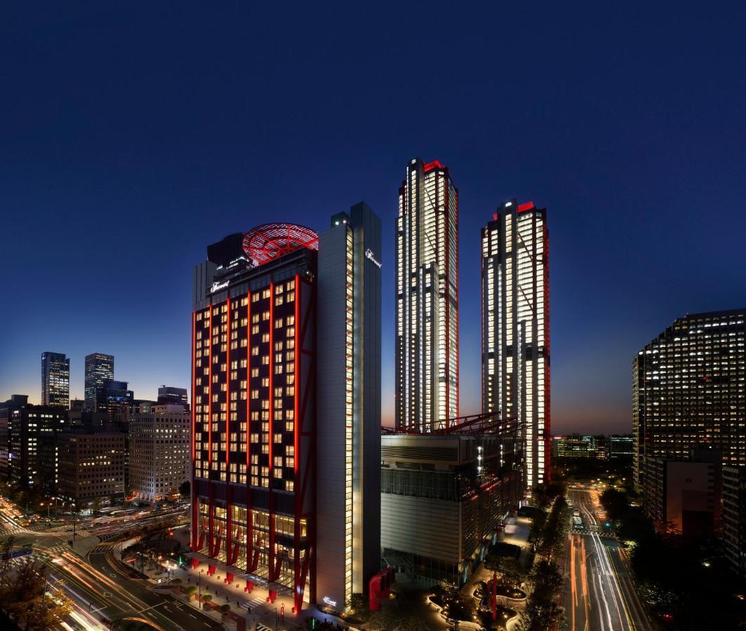 Fairmont Ambassador Khách sạn 5*