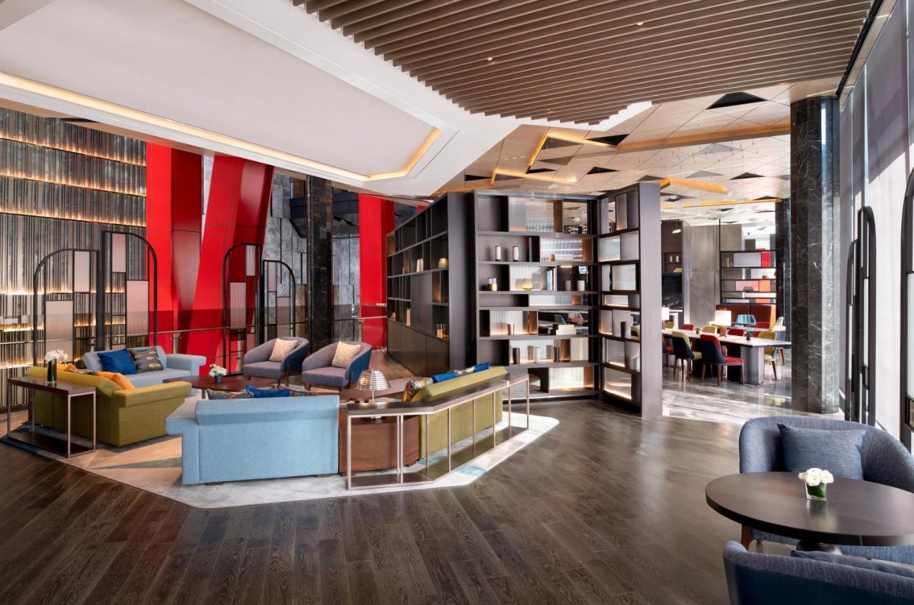 Khách sạn Fairmont Ambassador 5*